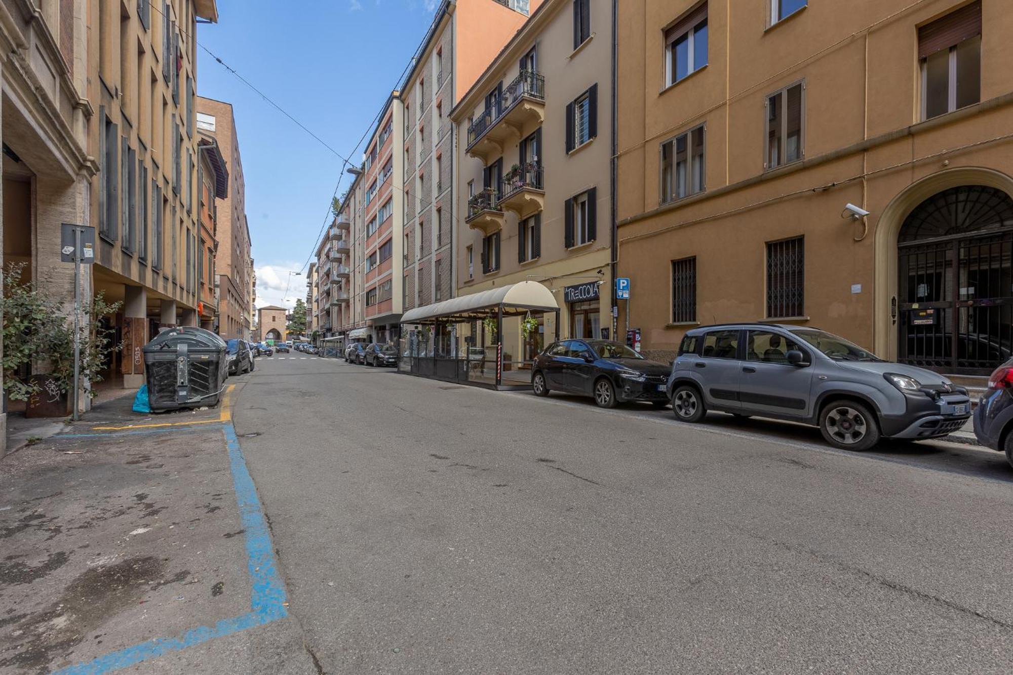 Academy Of Fine Arts -Modern Apt. With Balcony! Bologna Exterior photo
